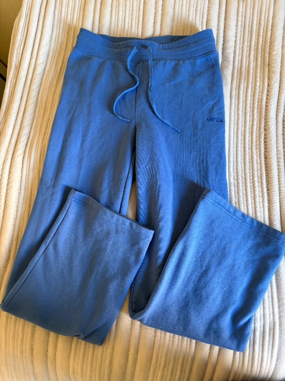 Aritzia French blue snug waist sweatpants